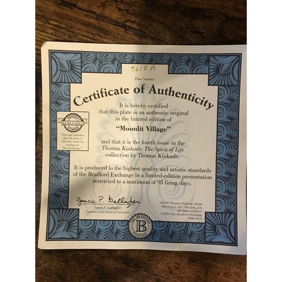 Thomas Kinkade Moonlit Village Spirit of Life 8” Round Decor Plate 7618 A w/ COA - Picture 4 of 4